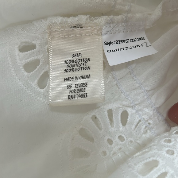 White eyelet top - Picture 3 of 6